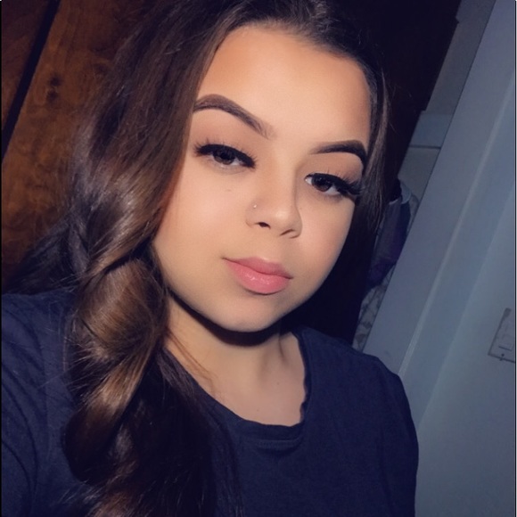 Meet your Posher, Mariah - Picture 1 of 1